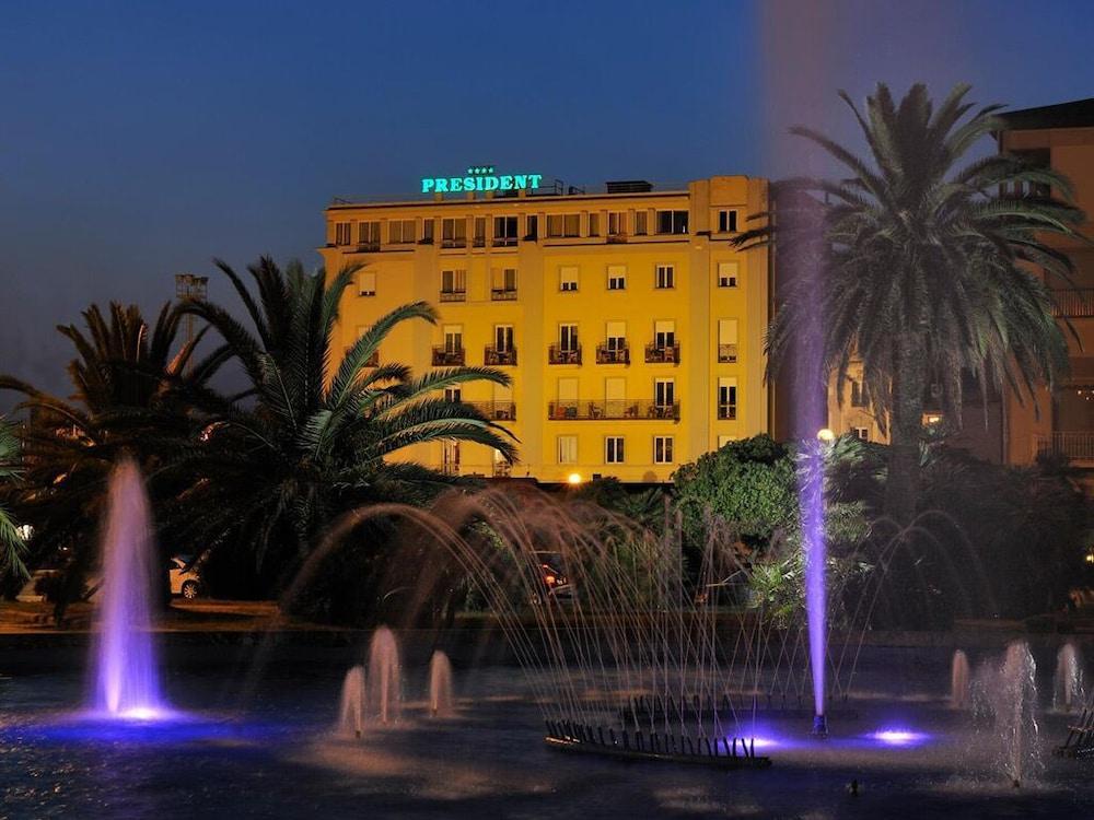 Hotel President Viareggio Bagian luar foto