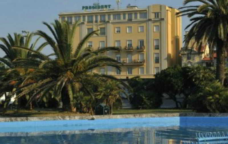 Hotel President Viareggio Bagian luar foto